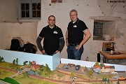 Frank und Stefan vor ihren TT-Anlagen. Die Anlagen "Franzenstorf" und "Stargard (Meckl.)" wurden verbunden und gemeinsam betrieben.