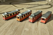 3 Triebwagen und 1 Beiwagen